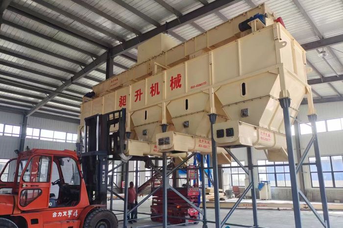 生物質(zhì)顆粒機(jī)正在組裝 生物質(zhì)顆粒機(jī)正在組裝